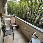 Apartment Mit Balkon Im Zentrum Von Wiesbaden