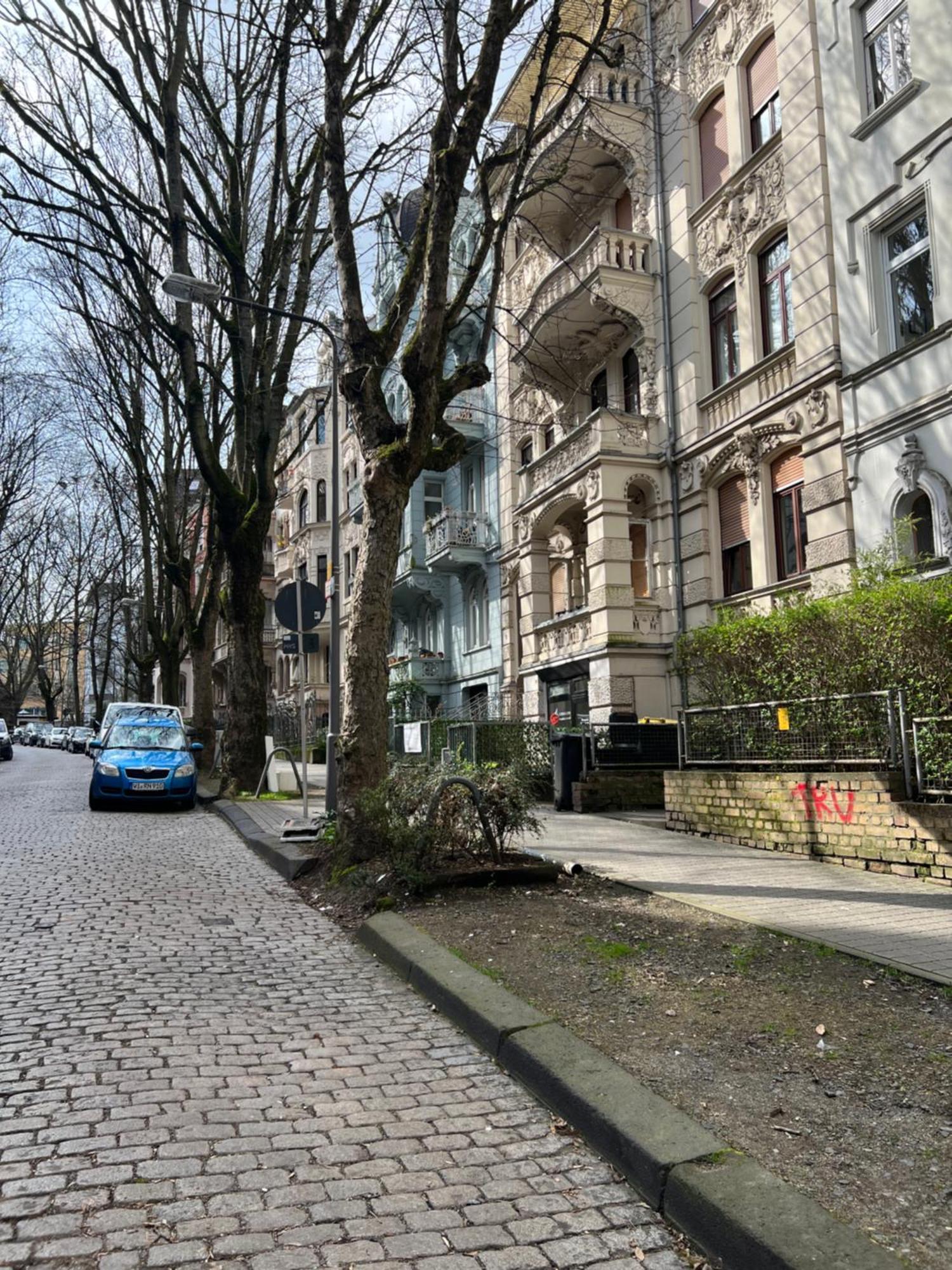 Mit Balkon Im Zentrum Von *